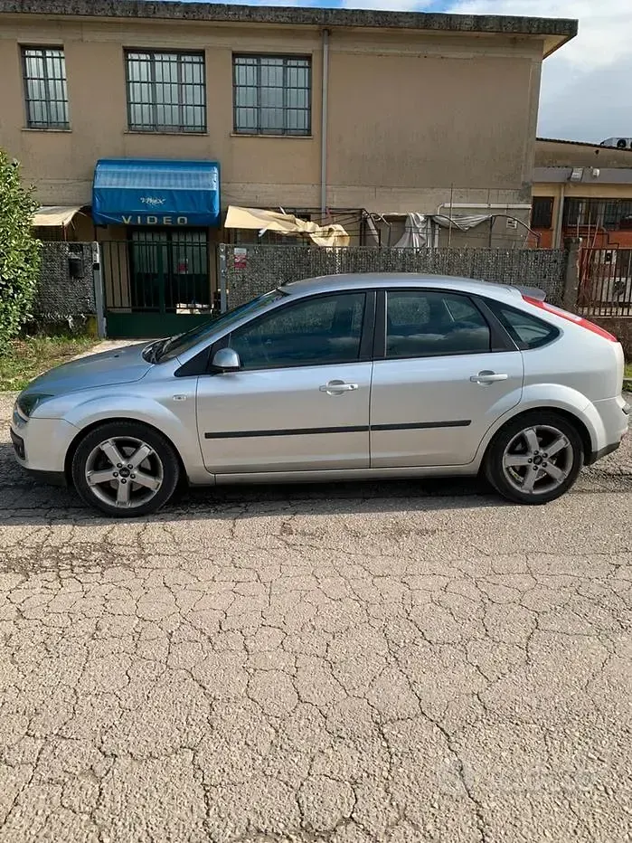 Usata Ford Focus 136 CV (100 kW) 2006 Grigio Berlina