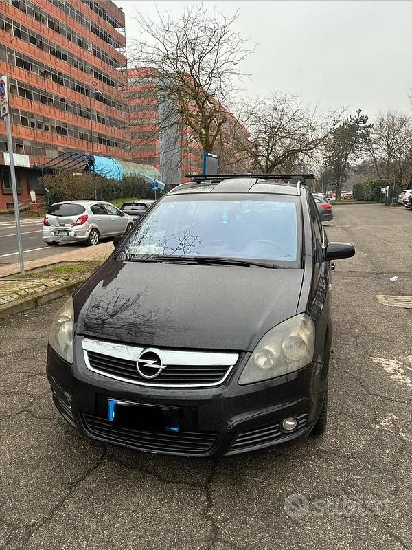 Usata Opel Zafira Cosmo 120 CV (88 kW) 2007 Nero Monovolume