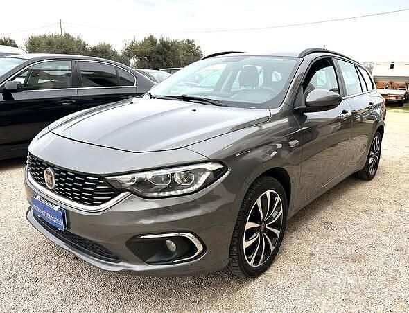 Usata Fiat Tipo Lounge 120 CV (88 kW) 2018 Grigio Station wagon