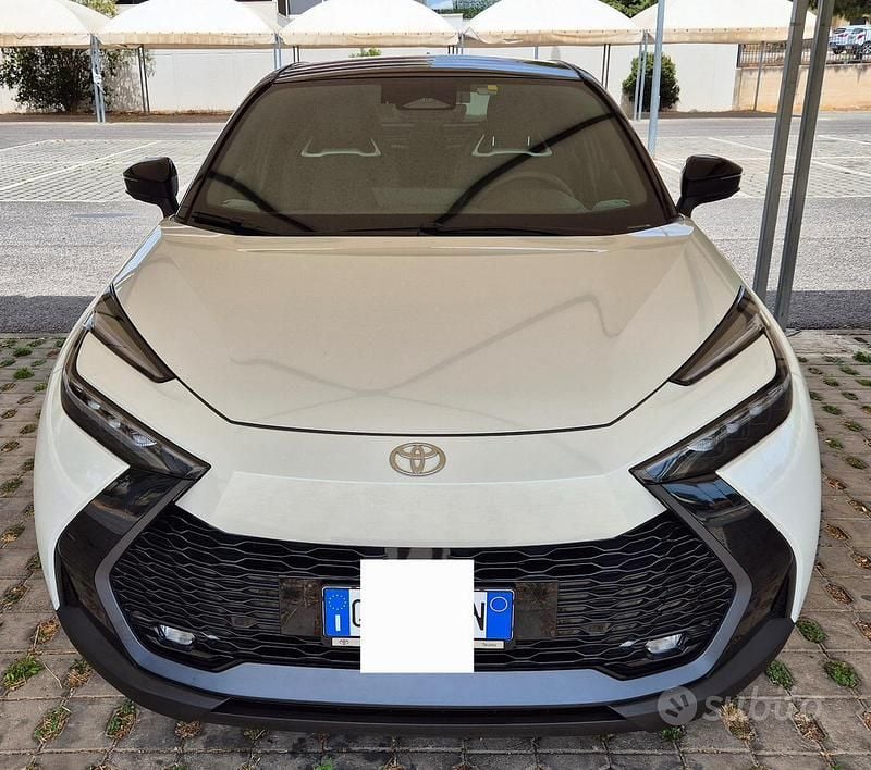 Usata Toyota C-HR Lounge 200 CV (147 kW) 2024 Bianco SUV