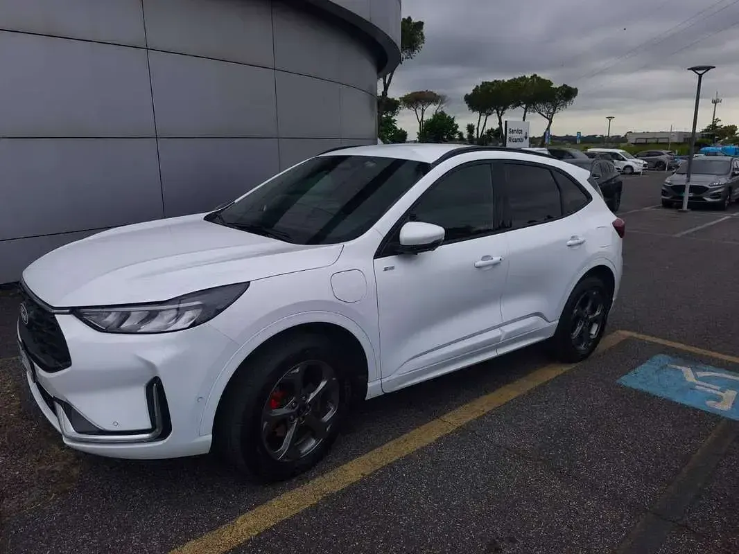 Occasion Ford Kuga ST-Line X 151 ch (111 kW) 2024 Blanc SUV