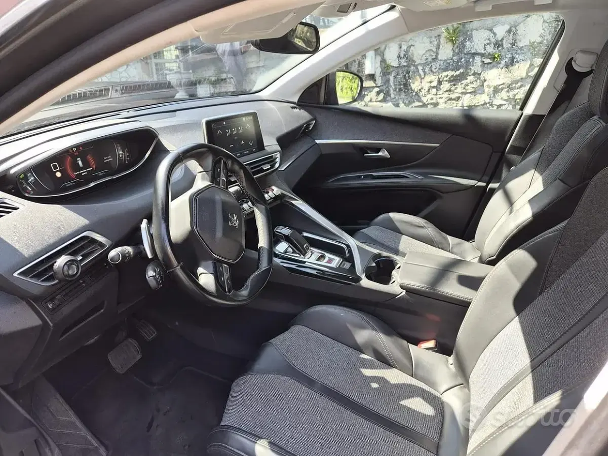 Usata Peugeot 5008 120 CV (88 kW) 2017 Station wagon