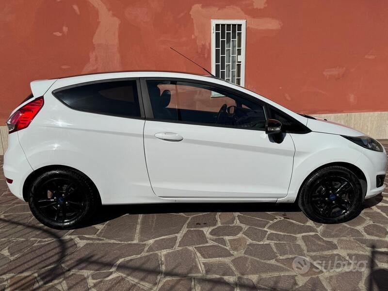 Usata Ford Fiesta 75 CV (55 kW) 2015 Utilitaria