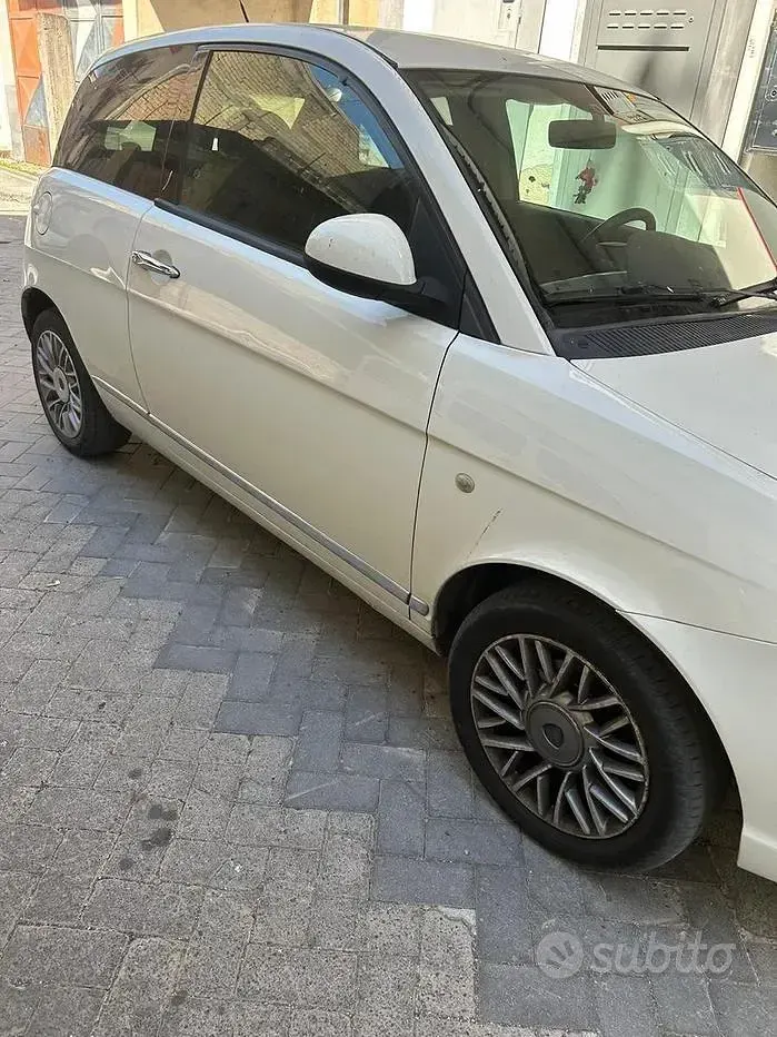 Gebraucht Lancia Ypsilon 75 PS (55 kW) 2010 Kleinwagen