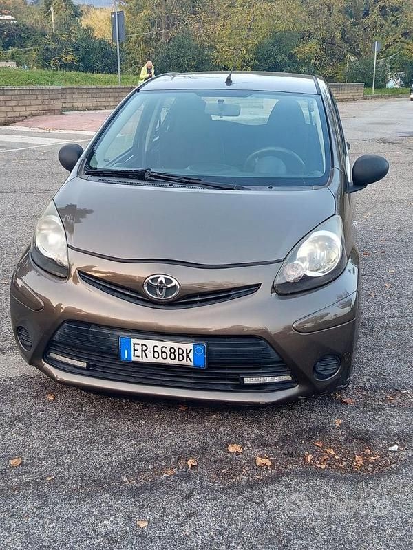 Usata 2013 Toyota Aygo Due volumi | 3800 € - Immagine 1/3