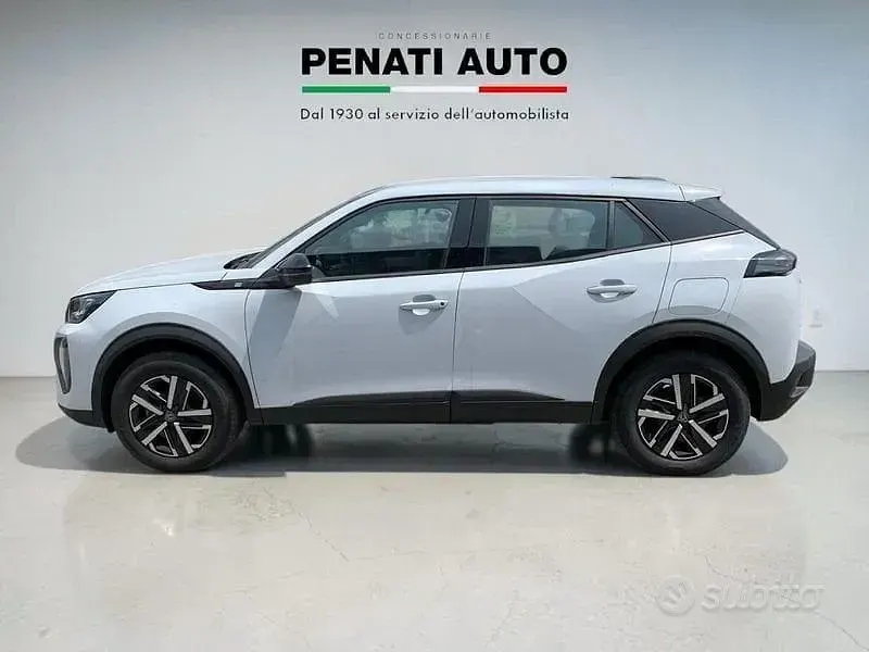 Usata Peugeot e-2008 Active 100 kW (136 CV) 2022 Bianco SUV
