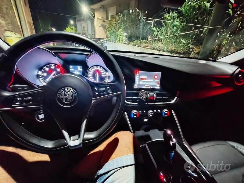 Usata Alfa Romeo Giulia 160 CV (117 kW) 2019 Nero Berlina