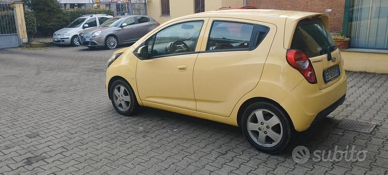 Usata Chevrolet Spark 65 CV (47 kW) 2011 Giallo Utilitaria