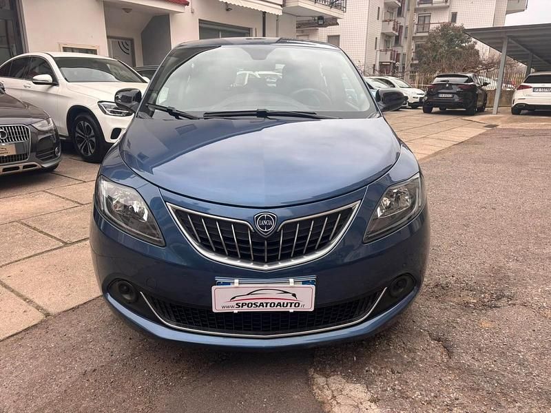 Usata Lancia Ypsilon Silver 69 CV (50 kW) 2022 Blu Utilitaria