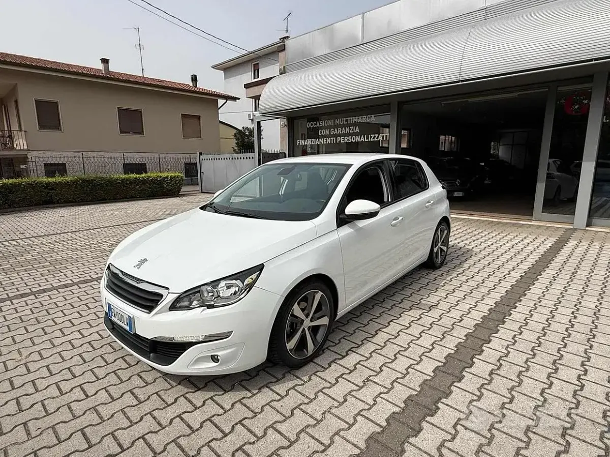 Usata Peugeot 308 Active 92 CV (67 kW) 2014 Bianco Berlina