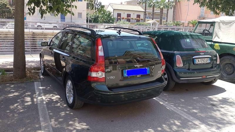 Usata Volvo V50 Kinetic 136 CV (100 kW) 2004 Verde Station wagon