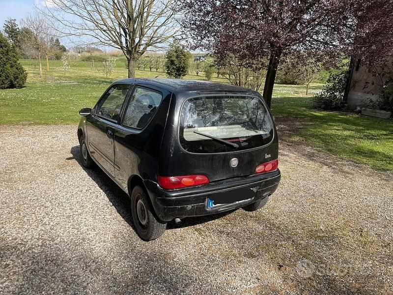 Usata Fiat 600 54 CV (39 kW) 2009 Nero Utilitaria