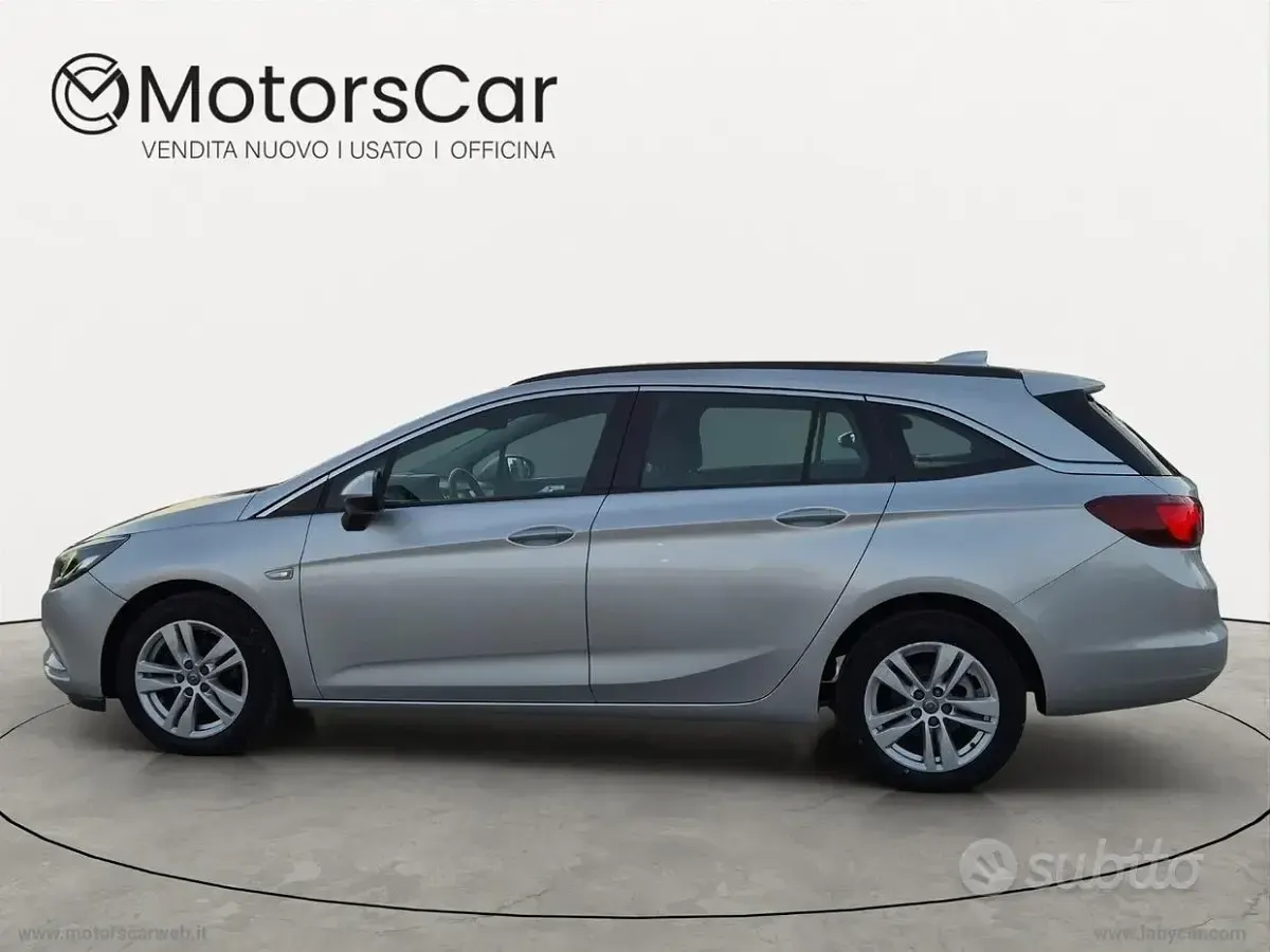 Usata Opel Astra Business 110 CV (80 kW) 2017 Grigio Berlina