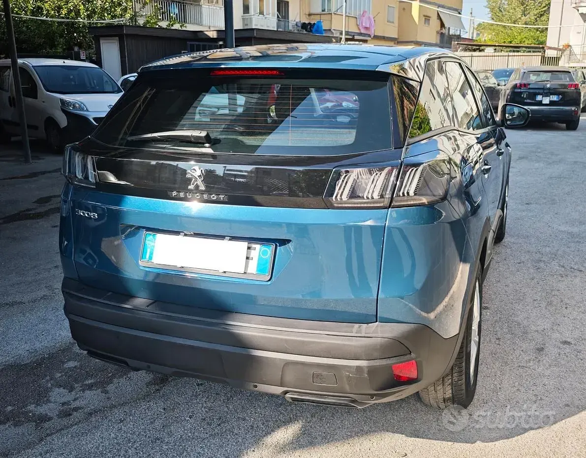 Usata Peugeot 3008 131 CV (96 kW) 2022 Verde SUV