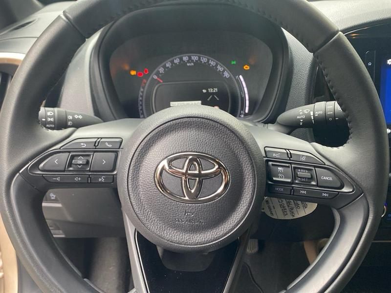 Usata Toyota Aygo X Trend 72 CV (52 kW) 2025 Beige SUV