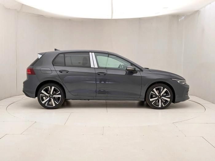 Usata VW Golf VIII Life 150 CV (110 kW) 2025 Grigio Berlina