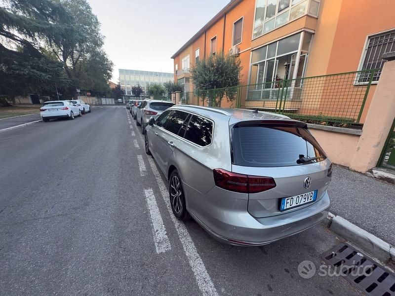 Usata VW Passat Highline 150 CV (110 kW) 2016 Grigio Station wagon