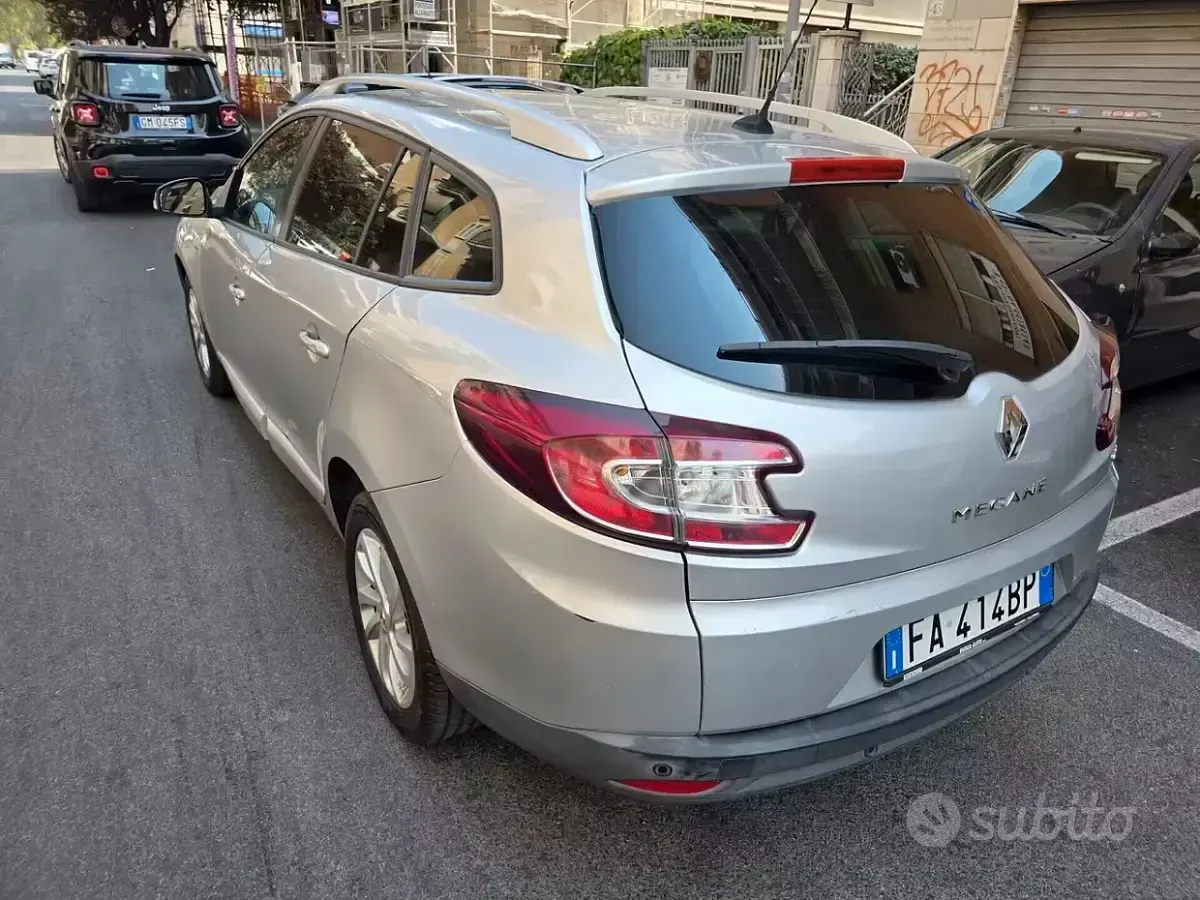 Usata Renault Mégane GrandTour LIMITED 110 CV (80 kW) 2016 Grigio Station wagon
