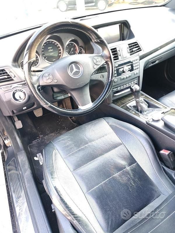 Gebraucht Mercedes E250 204 PS (150 kW) 2010 Schwarz Coupé