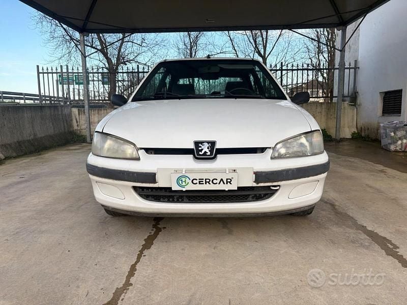 Usata Peugeot 106 50 CV (36 kW) 1998 Bianco Utilitaria