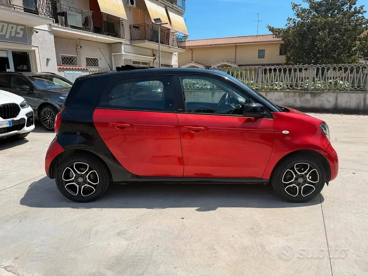 Usata Smart ForFour Prime 71 CV (52 kW) 2018 Rosso Utilitaria