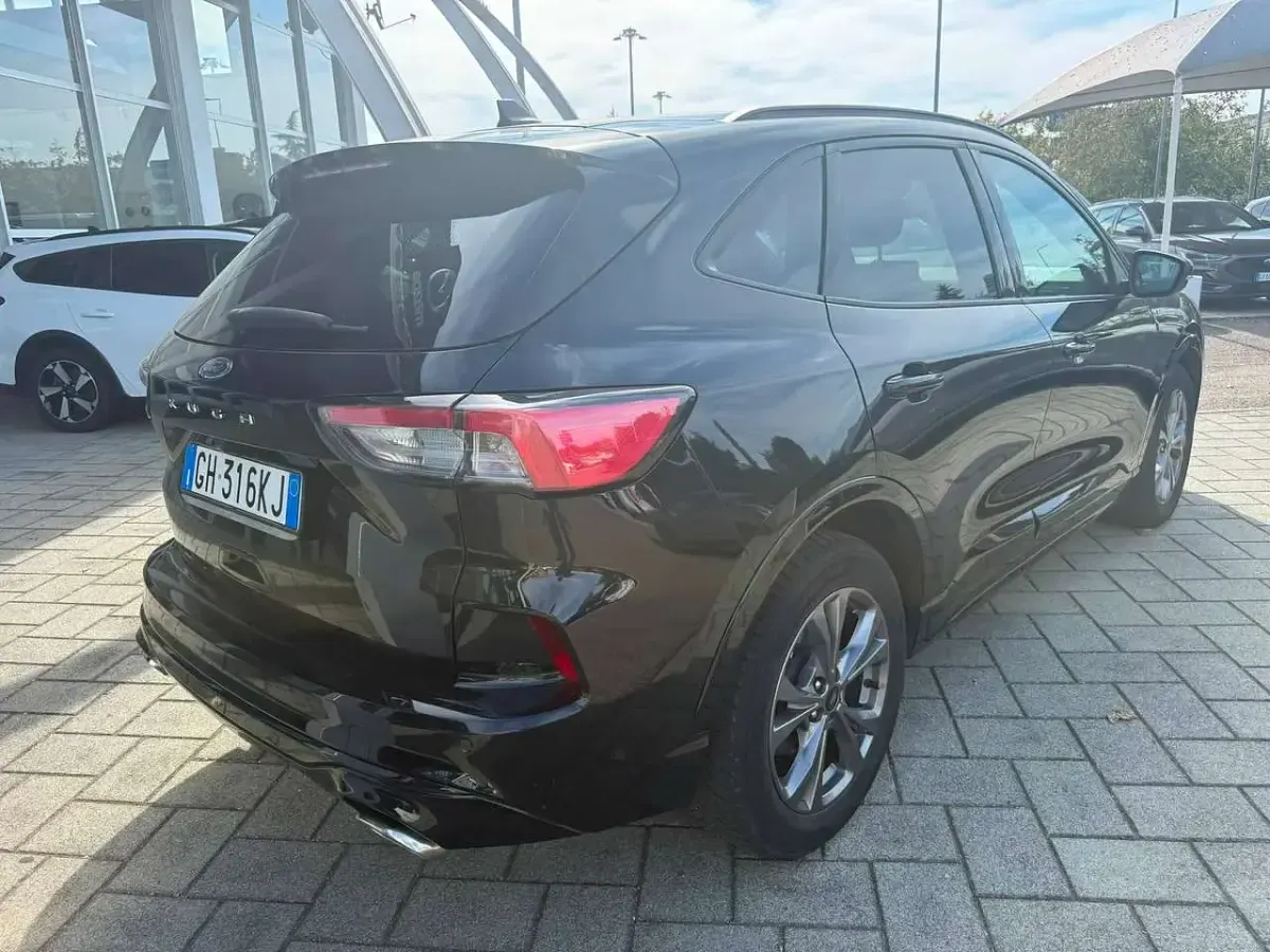 Usata Ford Kuga ST-Line 120 CV (88 kW) 2022 Nero SUV
