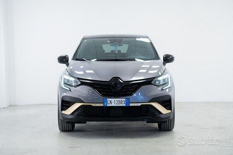 Usata Renault Captur Engineered 145 CV (106 kW) 2023 Grigio SUV