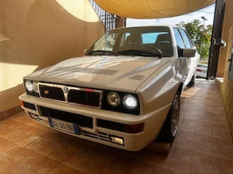 Usata Lancia Delta 211 CV (155 kW) 1994 Bianco Utilitaria