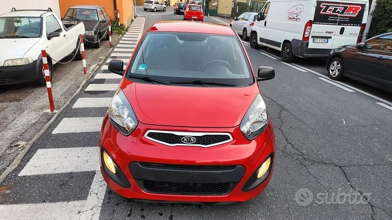 Usata Kia Picanto City 69 CV (50 kW) 2012 Rosso Utilitaria