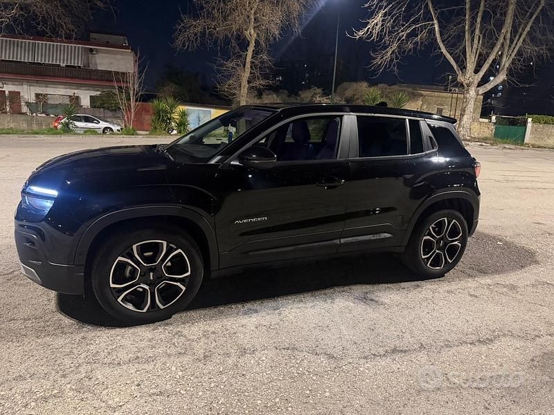 Usata Jeep Avenger 100 CV (73 kW) 2025 Nero SUV