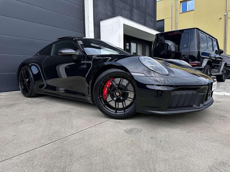 Käytetty Porsche 911 541 HP (397 kW) 2025 Musta Coupe - kaksiovinen