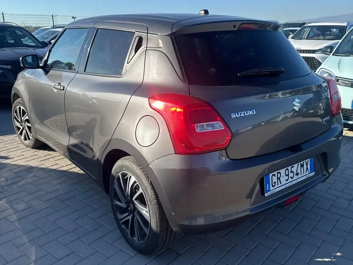 Usata Suzuki Swift 83 CV (61 kW) 2024 Grigio Utilitaria