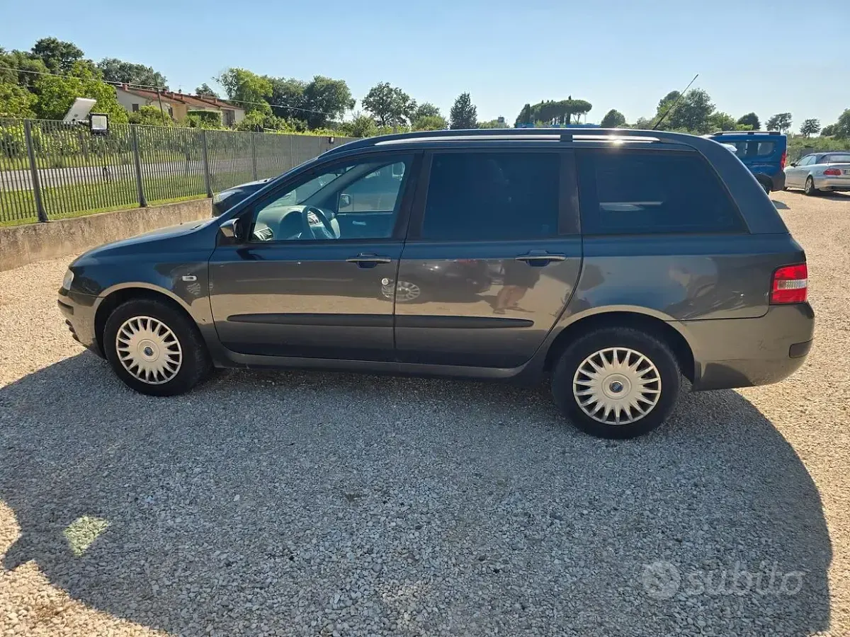 Usata Fiat Stilo Dynamic 105 CV (77 kW) 2007 Nero Station wagon