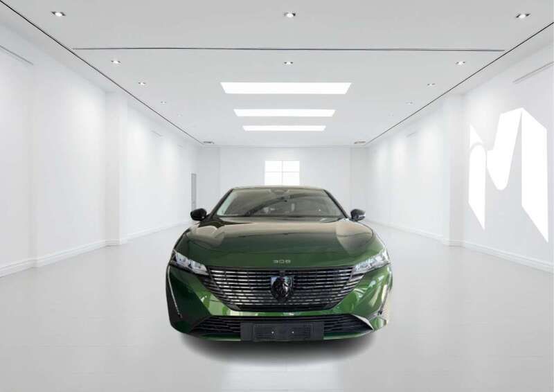 Usata Peugeot 308 Allure 136 CV (100 kW) 2024 Verde olivinemetallizato Utilitaria