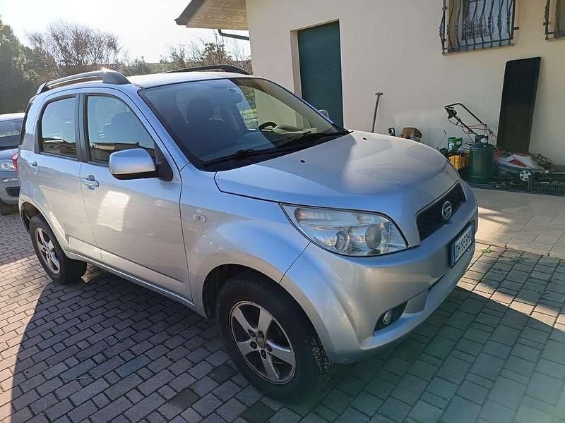 Usata Daihatsu Terios 86 CV (63 kW) 2009 Grigio SUV