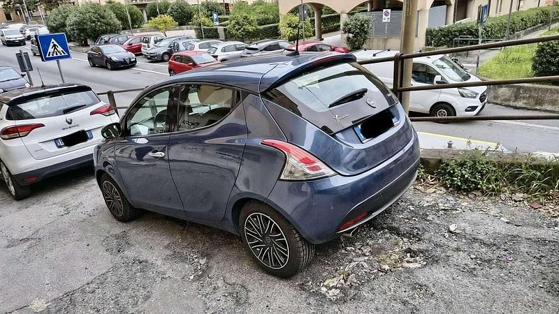 Usata Lancia Ypsilon Gold 69 CV (50 kW) 2022 Utilitaria