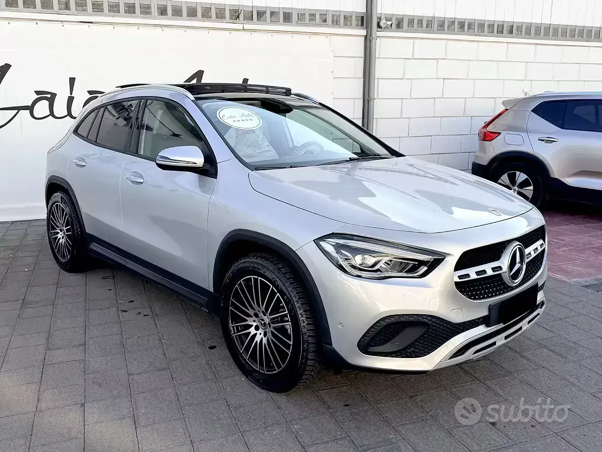 Usata Mercedes GLA200 150 CV (110 kW) 2022 Grigio SUV