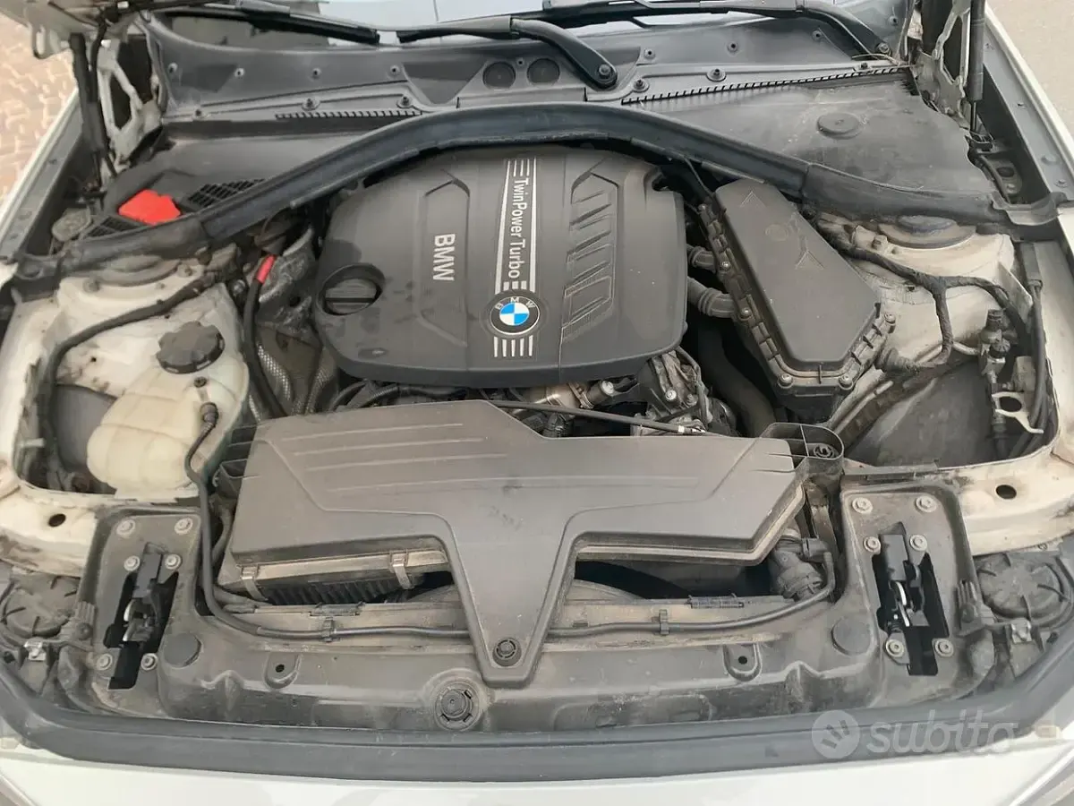 Usata BMW 118 Efficient Dynamics 143 CV (105 kW) 2014 Bianco Utilitaria