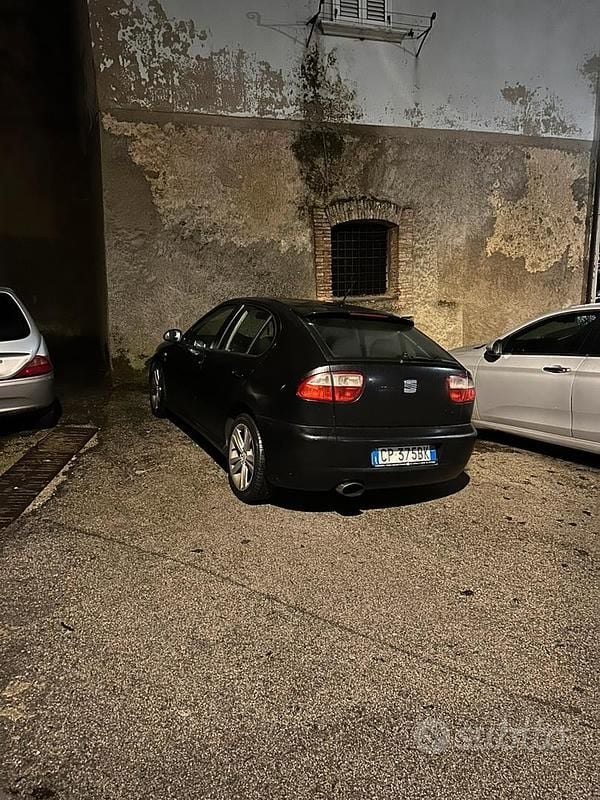 Usata Seat Leon FR 150 CV (110 kW) 2005 Nero Utilitaria