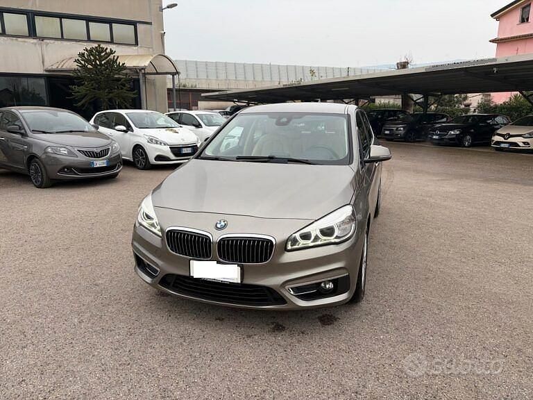 Usata BMW 216 Luxury Line 116 CV (85 kW) 2015 Grigio Station wagon