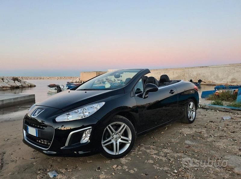Nero Usata 2009 Peugeot 308 CC Cabrio | 10.000 € (Buon prezzo) - Immagine 1/4