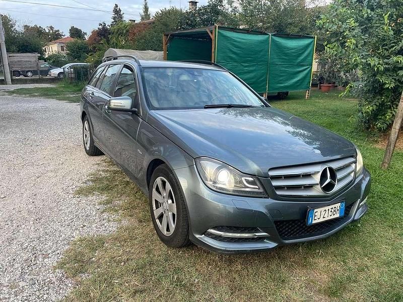 Usata Mercedes C220 Avantgarde 170 CV (125 kW) 2011 Grigio Station wagon