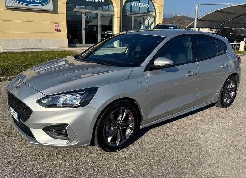 Usata Ford Focus ST-Line 125 CV (91 kW) 2021 Moondust silver Berlina