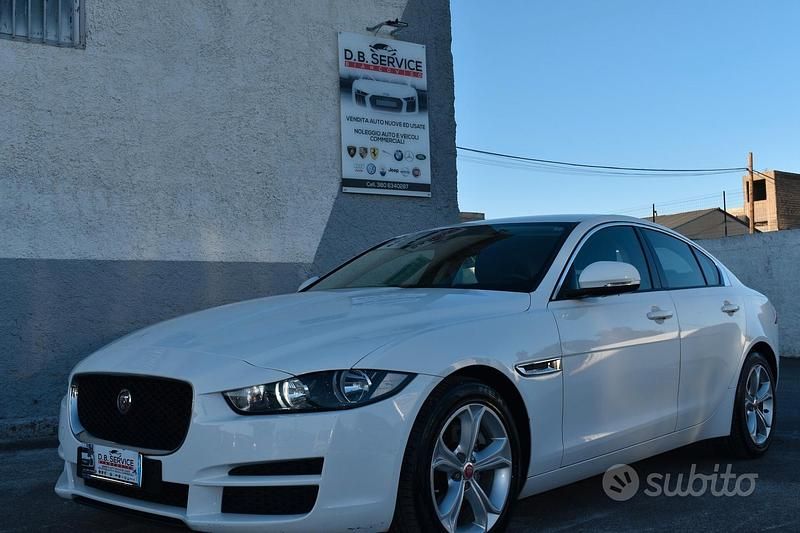 Usata Jaguar XE 179 CV (131 kW) 2016 Bianco Berlina