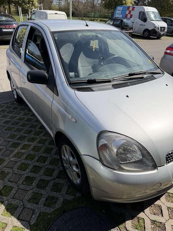 Usata Toyota Yaris Sol 68 CV (50 kW) 2002 Berlina