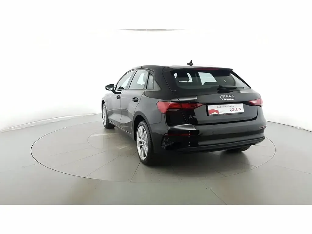 Usata Audi A3 Sportback e-tron Business 204 CV (150 kW) 2024 Nero mito metallizzato Utilitaria