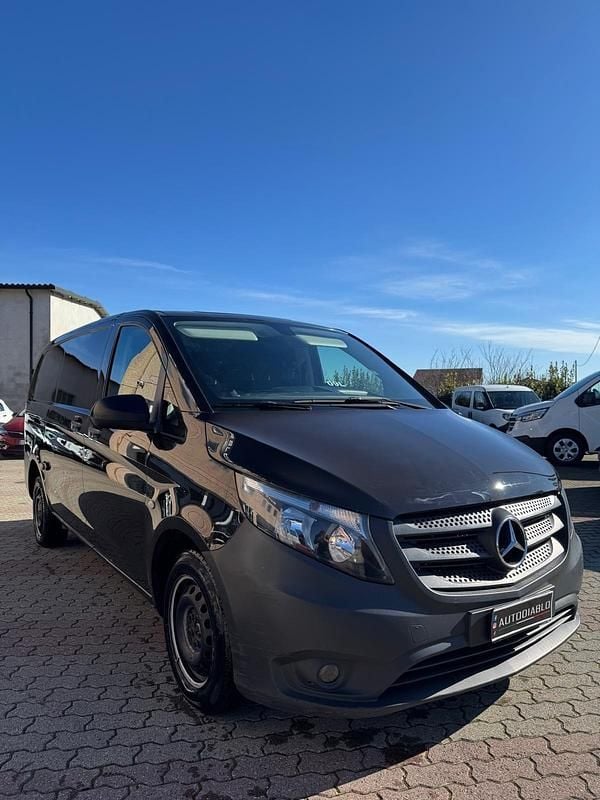 Usata Mercedes Vito 102 CV (75 kW) 2020 Marrone Furgone