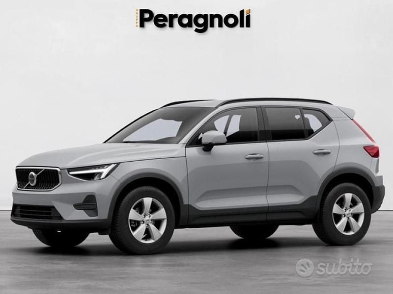 Grigio Nuova 2025 Volvo XC40 SUV | 32.800 € (Buon prezzo) - Immagine 1/1
