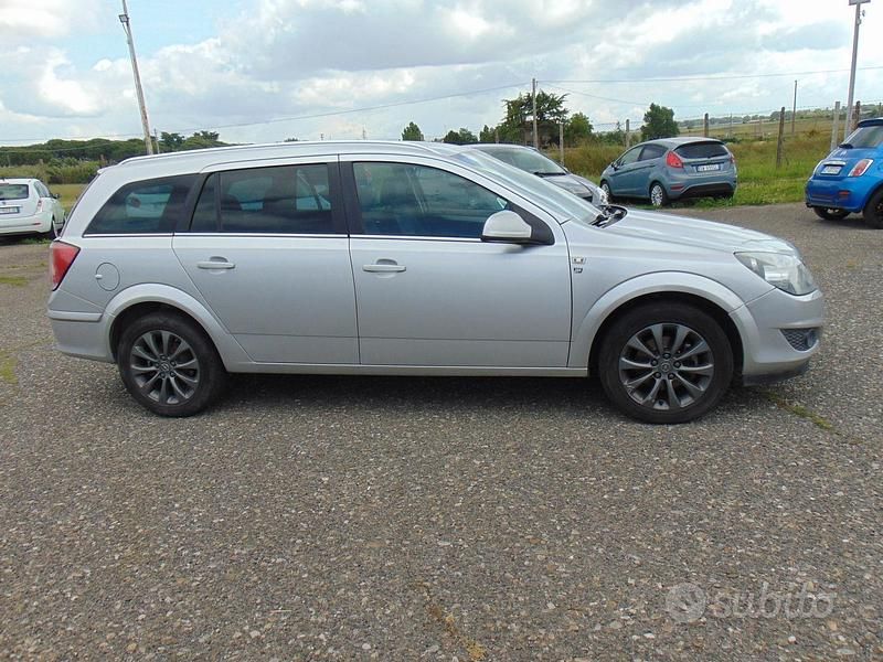 Usata Opel Astra 2010 Grigio Station wagon