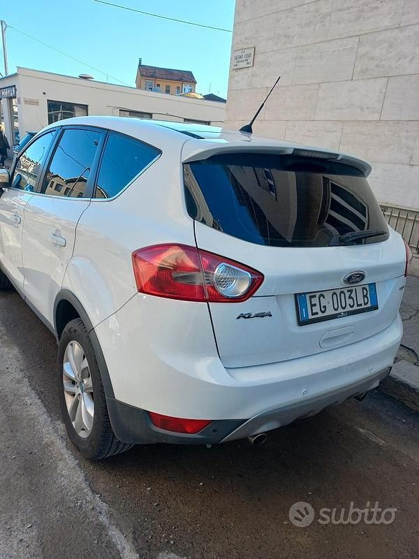 Usata Ford Kuga 140 CV (102 kW) 2010 Bianco SUV